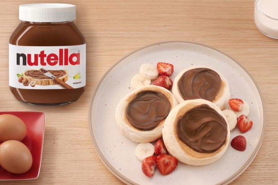 Clatite pufoase cu Nutella